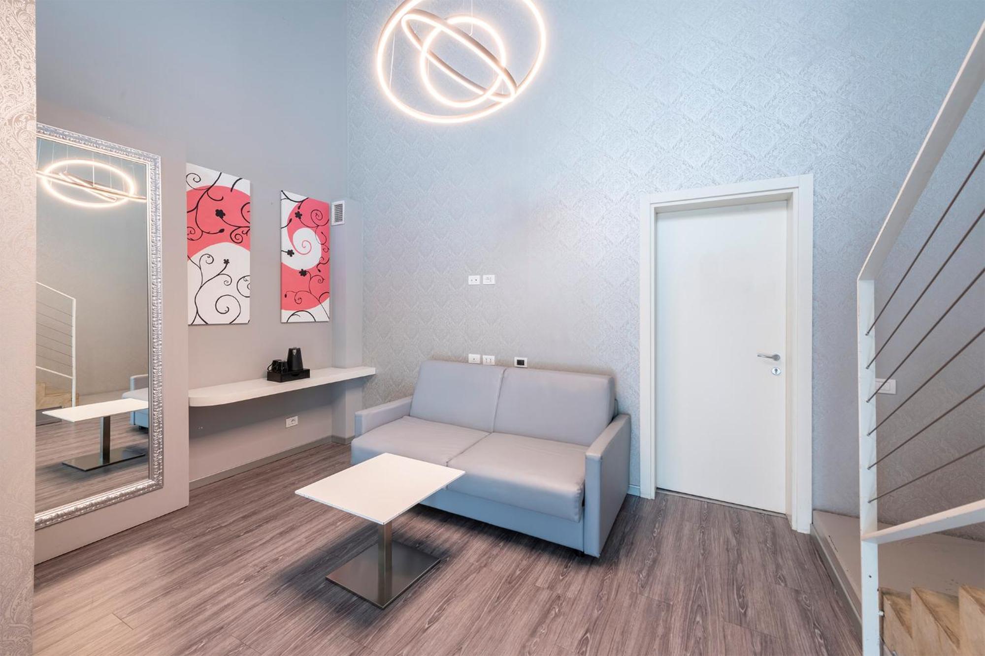 Mo.Om Hotel Ольджате-Олона Экстерьер фото